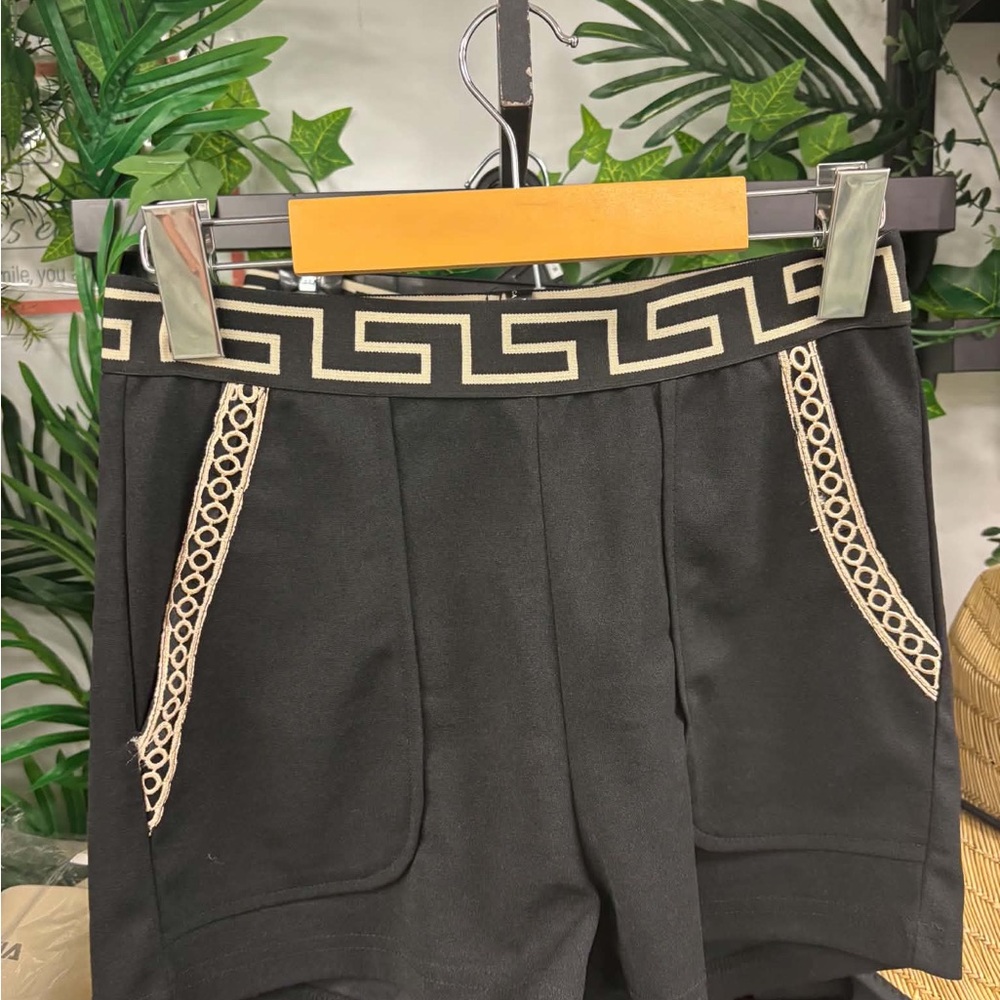 High-Waist Black Shorts with Cream Geometric Waistband